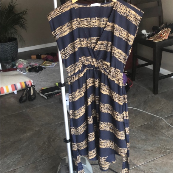 Dresses & Skirts - Elegant vaycay dress